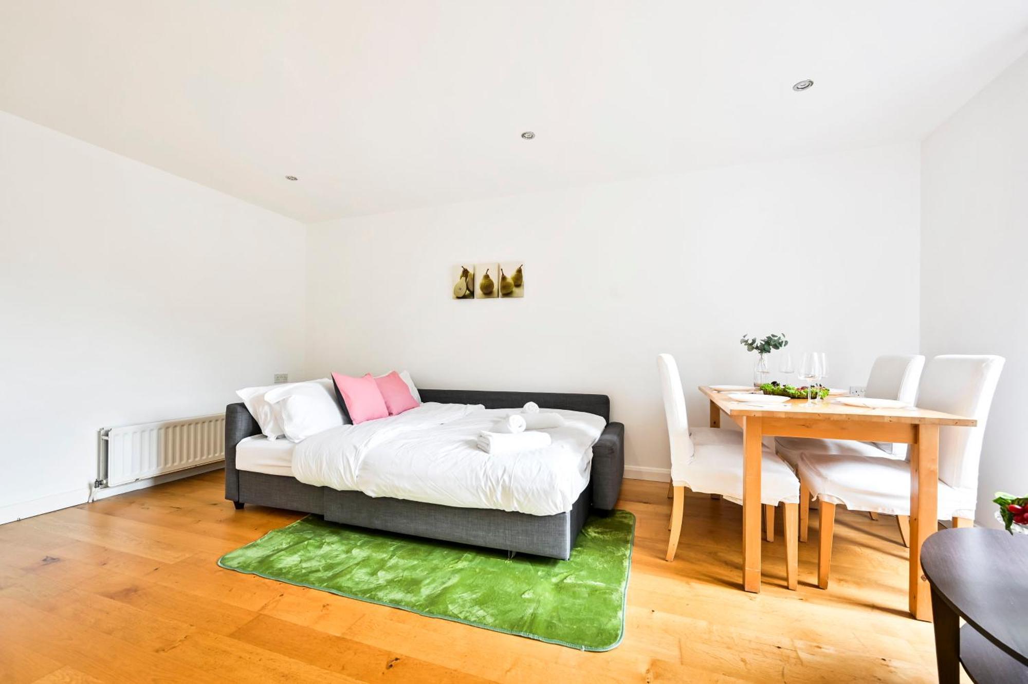 Cozy Corner Near Tower Bridge * Londen